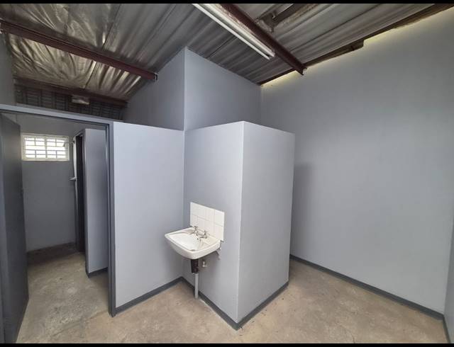 172M² WAREHOUSE TO LET IN WADEVILLE